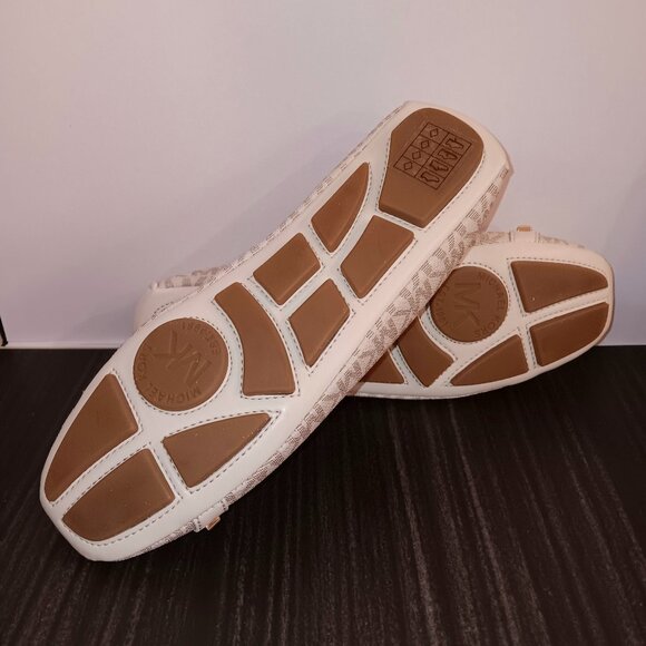 NWT IN BOX 💥 MICHAEL KORS Vanilla Fulton Studded Logo Moccasins w/Gold MK Logo - Picture 6 of 6